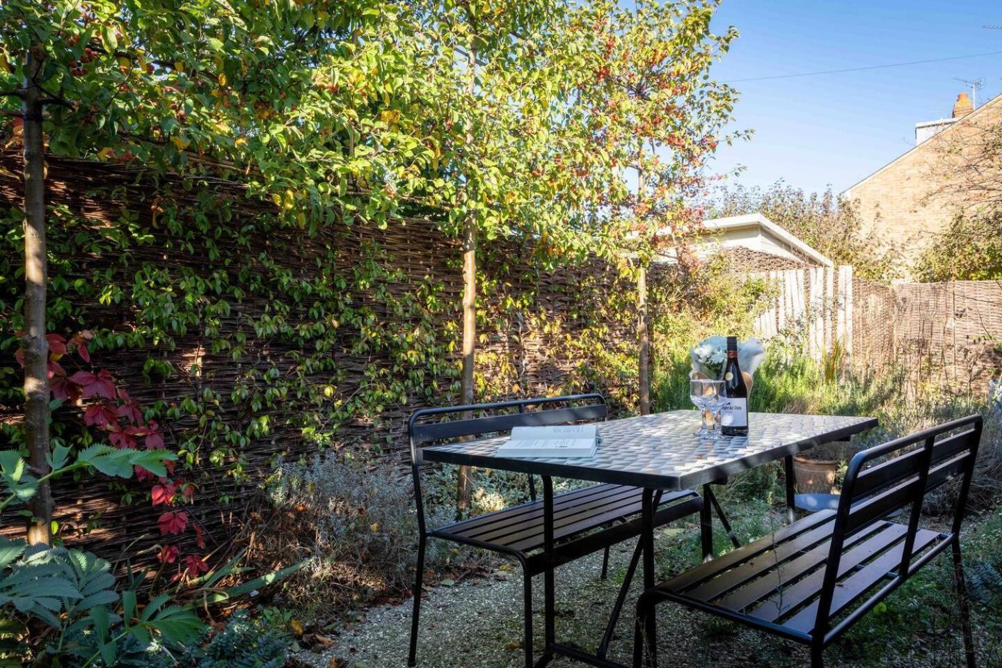 Fig Tree Cottage วิทสเตเบิล ภายนอก รูปภาพ